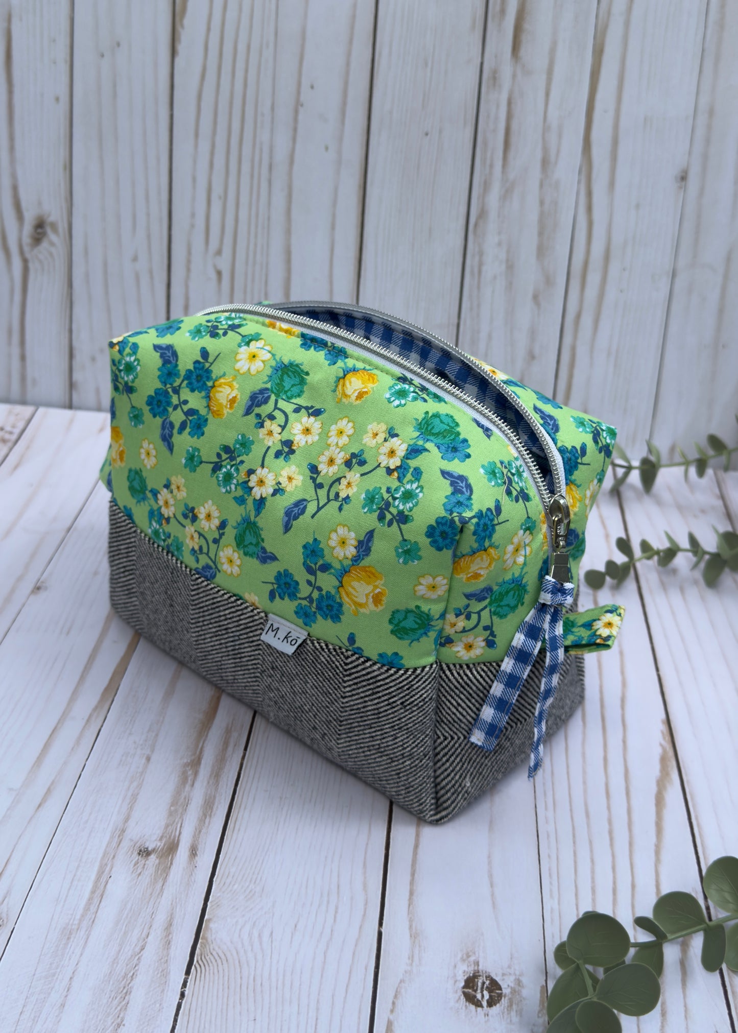 Cosmetic Pouch Bag - Green (L)