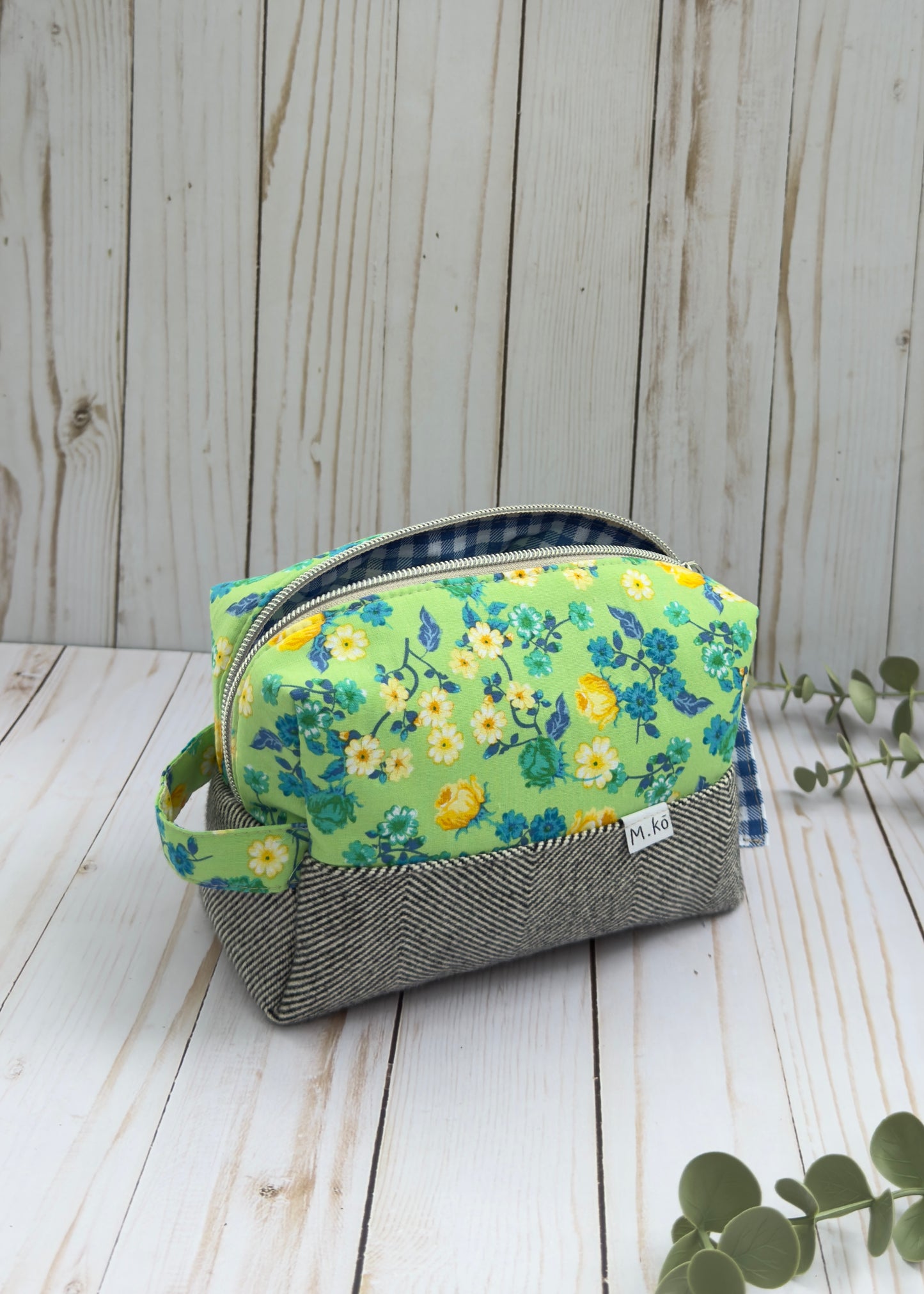 Cosmetic Pouch Bag - Green (M)